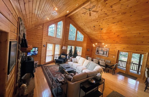 Cuchara House | Relaxing, Bright, and Spacious Cuchara Log Cabin
