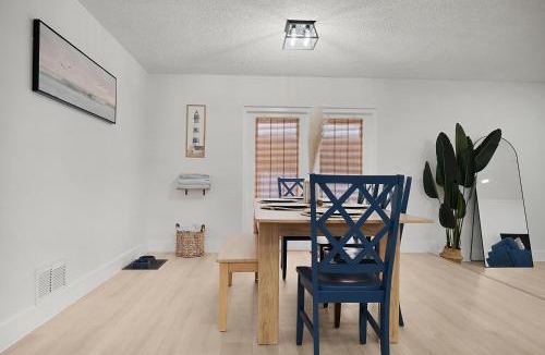 Palm Coast House | Relaxing Coastal POOL Home 10 min to the Beach Pets stay free