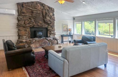 Cuchara House | Relaxing Cuchara Retreat on Cucharas River w/View
