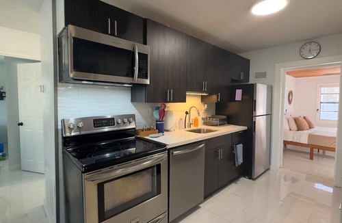 Pompano Beach House | Relaxing Family Getaway w Heated Pool & Spa