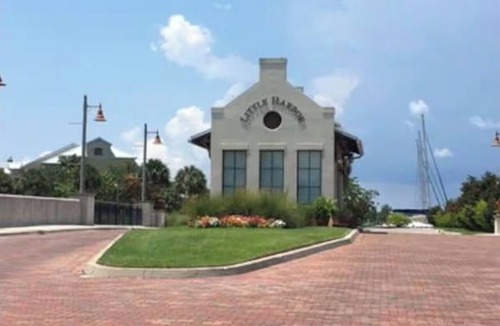 Ruskin Condo | Relaxing First Floor Condo on Tampa Bay! Pool and Beach within walking distance!