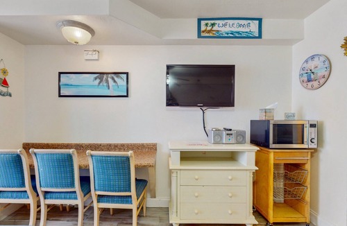 Ortona Park Condo | Relaxing Oceanfront Studio w/Pools, Walk to Dining & Daytona Boardwalk