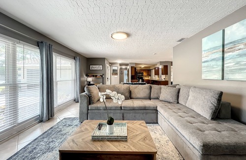 Ridge Wood Heights House | Relaxing Vacation Home on Water Next To Siesta Key