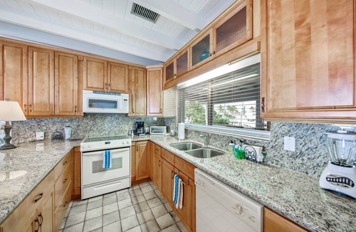 Lower Matecumbe Beach House | Relaxing waterfront retreat with boat dock & amazing ocean views