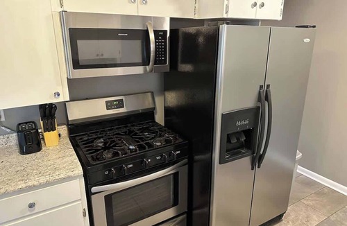Hillcrest House | Renovated 3BR House in Little Rock