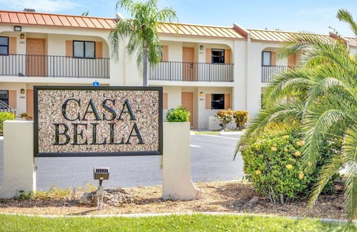 Iona Condo | Renovated 5-Star Condo - Pool & Tennis – Near Fort Myers Beach