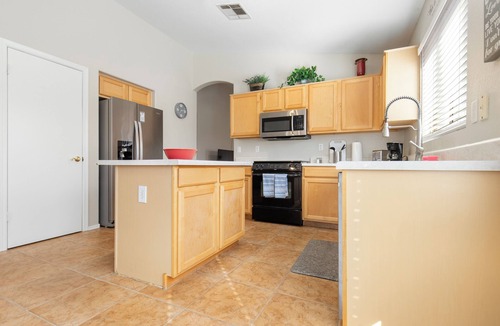 East Mesa House | Renovated and Nicely Decorated Home Close to Park