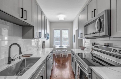 Riverside Apartment | Renovated Apt - Blocks from Shoppes of Avondale!