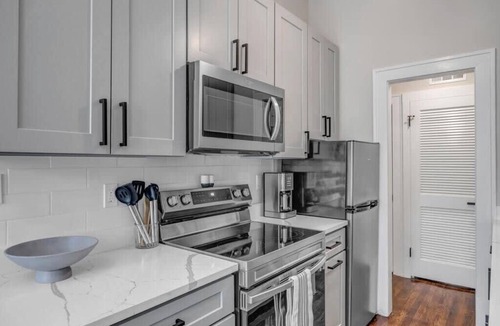 Riverside Apartment | Renovated Apt - Blocks from Shoppes of Avondale!