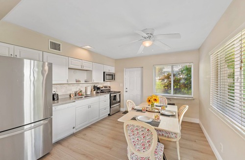 Singer Island House | Renovated Apt Steps From The Singer Island Beach