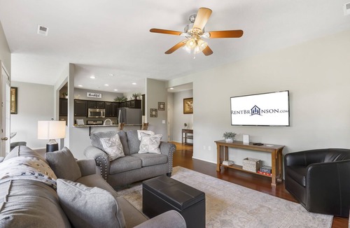 Branson West Condo | Renovated Cabin with Screened-In Porch, Life-Size Games, Community Pools & Free Tickets Near SDC