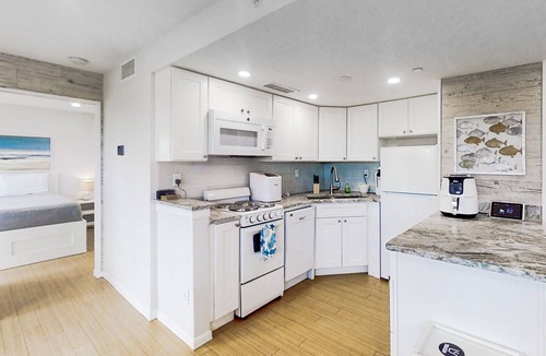 Jacksonville Beach Condo | Renovated Condo With Ocean Views, Pool, & Beach Access