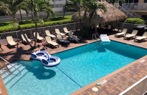 Deerfield Beach House | RENOVATED! Condo 1 block from the beach