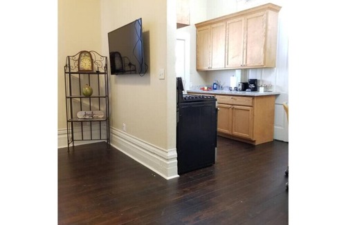 Galveston Apartment | Renovated Historic Home on Broadway #1
