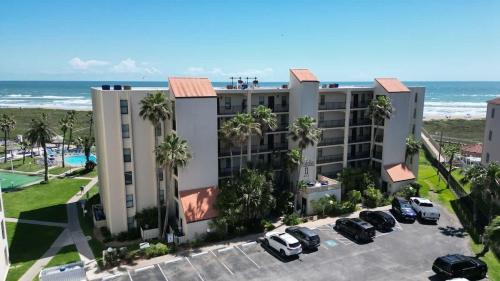 South Padre Island House | Resort like super heated pool & direct beach front