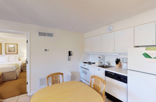 Holmes Beach Condo | Resort Sixty-Six, Holmes Beach, Florida, 1 Bedroom Suite