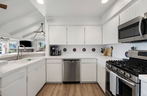 Key Allegro House | Resort Size Pool, 4 BR Waterfront with Paddleboards & Kayaks in Key Allegro