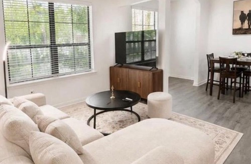 College Park Apartment | Resort-Style 1BR Pool Gym & Movie Theater6