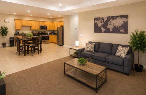 Kreole Apartment | Rest & Recharge · 3BR · Near Ingalls & Shipyard