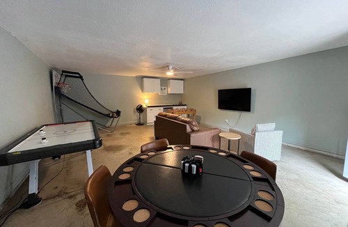 Pottsboro House | Retreat w/Hot Tub & Game Room Near Lake Texoma