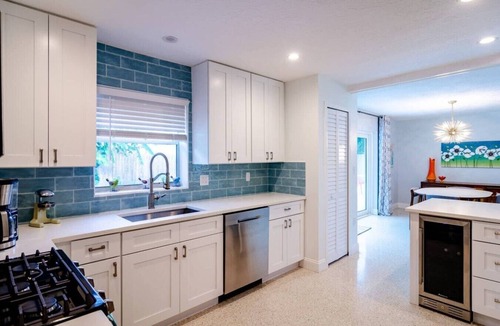 Indian Harbour Beach House | Retro Chic Decor wPrivate Pool Close to Beach 3br