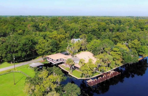 Astor House | River Bend Lodge Bring your boat, Fish off dock