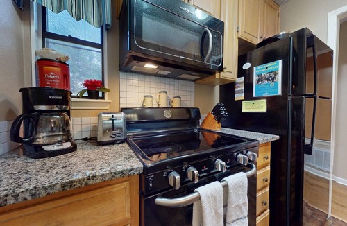 New Braunfels Condo | River City Resorts: CW B210 : Free Tubes with Rental!