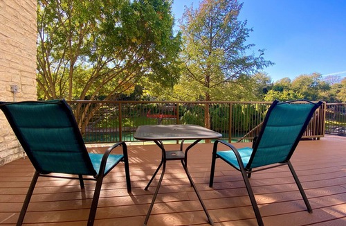 New Braunfels Condo | River City Resorts: INV 211: Free Tubes, On Comal, Walk to Schlitterbahn