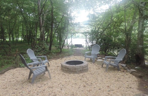 Ellijay Cabin | River Daze - A Beautiful River Front Brick House O