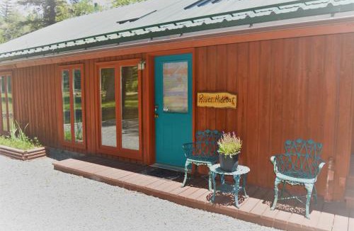 Ruidoso House | River Hideout: One Bedroom Duplex Cottage ON THE RIVER!