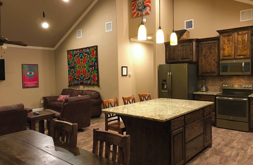 New Braunfels House | River Road Villa #3-Riverfront Property with Stunning Outdoor Kitchen and Living