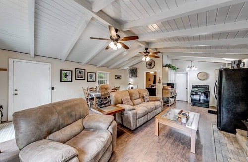Helen Cabin | River's Edge - Ultimate Riverfront Cabin w/Hot Tub