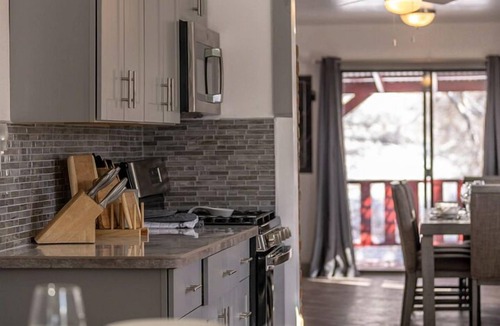 Salida House | Riverfront ~ Dog Friendly ~ Downtown