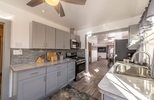 Salida House | Riverfront ~ Dog Friendly ~ Downtown