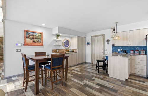 Edgewater House | 🛥️Riverfront Home | Golf Cart | River Toys | Tiki Bar | Hooked on the River🛥️