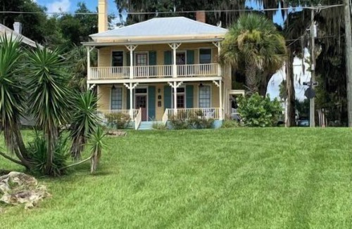 Palatka House | Riverfront Home with DOCK- South Historic District- Bring Your Boat!