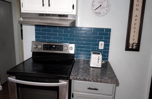 Northside House | Riverfront Retreat Peaceful Water Views & Spacious 4BR 2BH Home