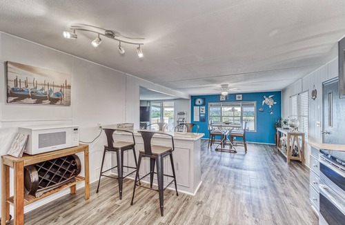 Southside Rural Community House | Riverside Oasis - Dock - Shuffleboard