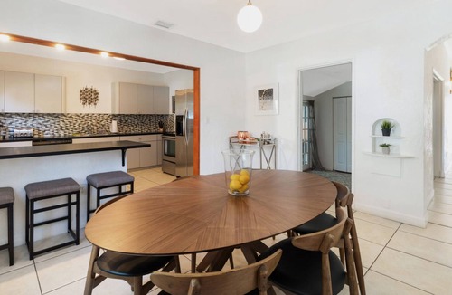 Northeast Miami Apartment | Roami at Urban Oasis