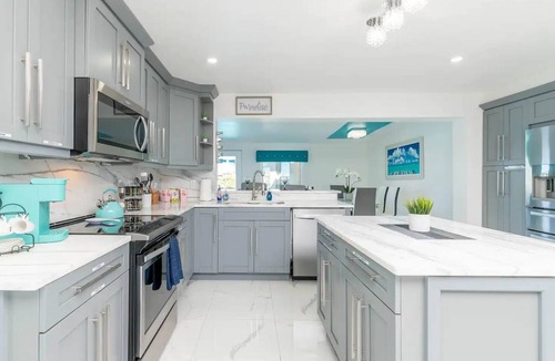 Tampa House | Rocky Creek Waterfront Retreat