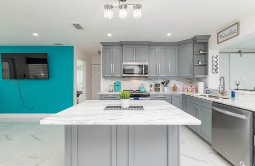 Tampa House | Rocky Creek Waterfront Retreat