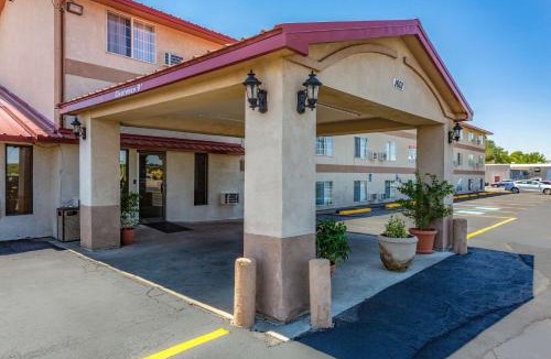 Farmington Hotel | Rodeway Inn Farmington