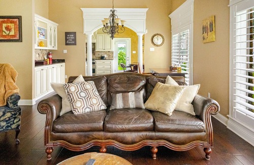 Shreveport House | Romantic 3BR Lakefront: Slip, Pier, RV, Parking