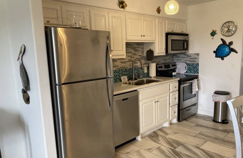 Rockport House | Romantic doesn`t even begin to describe this 3rd floor beauty!