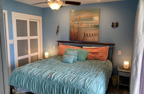 Rockport House | Romantic doesn`t even begin to describe this 3rd floor beauty!