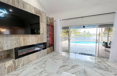 Greenview Shores House | Romantic Dream Home in Wellington 4/2 heated Pool, Fireplace on Beautiful Lake