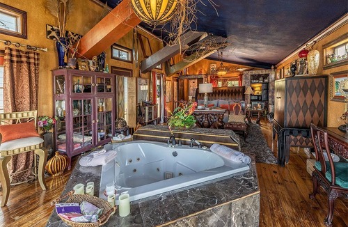 Bacliff Cottage | Romantic Open-Concept Couples Suite with Private Jacuzzi & Balcony Views in Bacliff, Texas