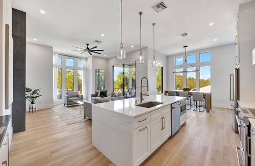 Dunedin House | Rooftop, Balcony, Elevator, Fenced Yard! Downtown Lux Townhome