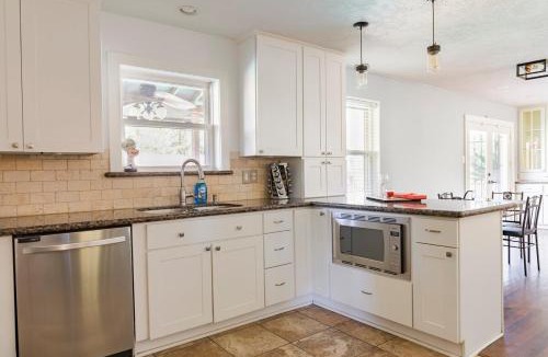 Woodlake - Briar Meadow House | Room in a charm house