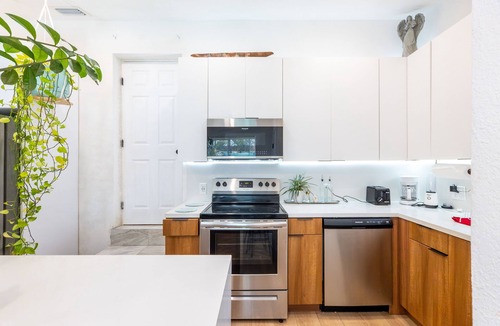 Westchester Apartment | Room with private bathroom inside my house